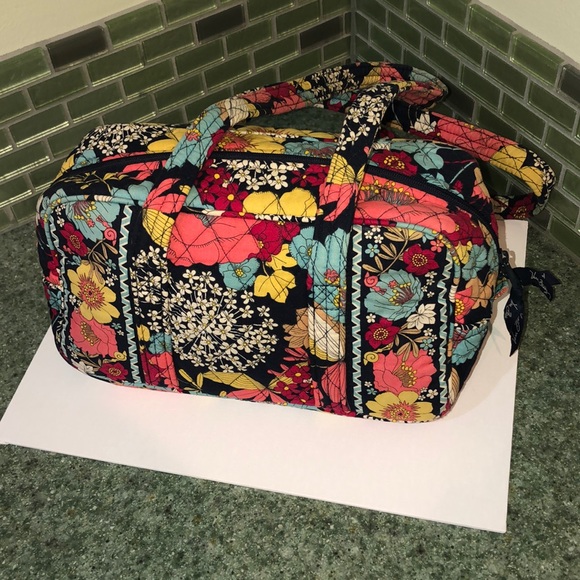 Vera Bradley Bag - Picture 1 of 8
